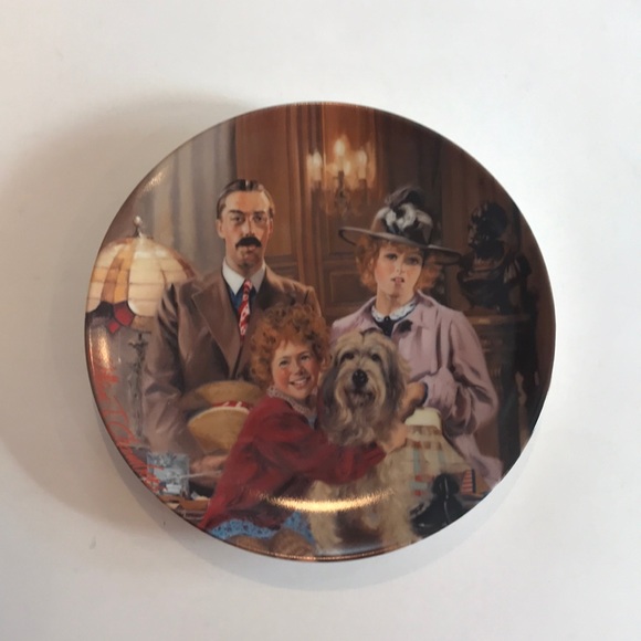 “Annie, Lilly and Rooster” collectable plate - Picture 1 of 6
